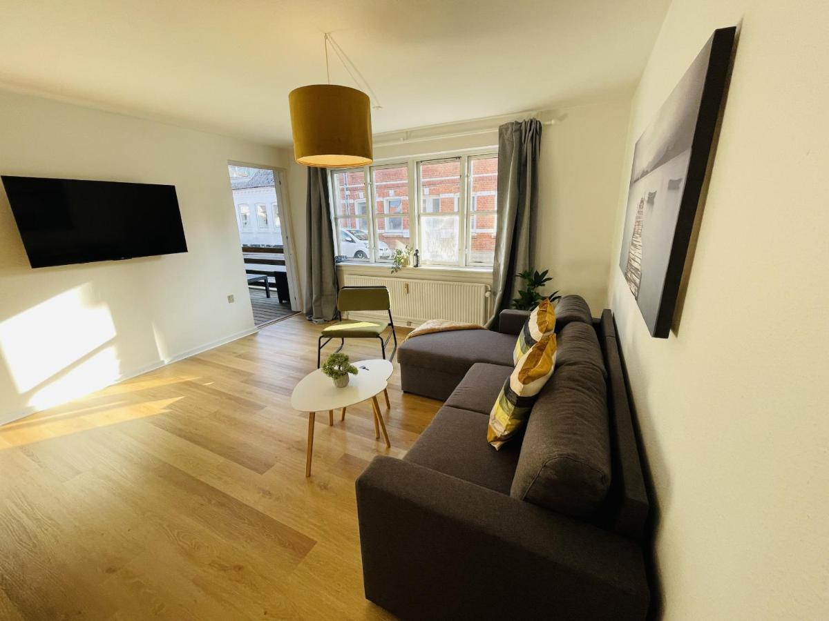 Aday - Central Terrace Apartment In Hjørring Exteriér fotografie